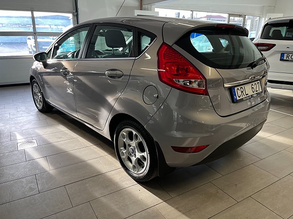 Ford Fiesta 3 of 5