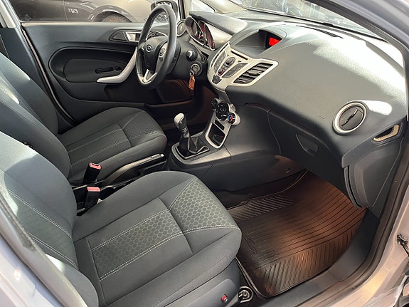 Ford Fiesta 6 of 9