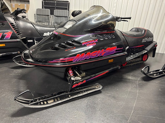 Ski-Doo Mach Z 780 * 140HK * # 627 mil