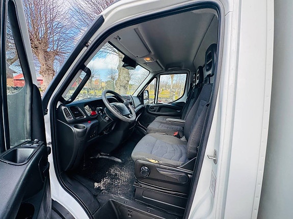 Iveco Daily 70C18 Automat Långt Skåp Bakgavellyft 10 of 10