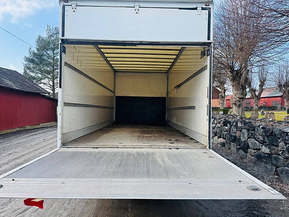 Iveco Daily 70C18 Automat Långt Skåp Bakgavellyft 9 of 10