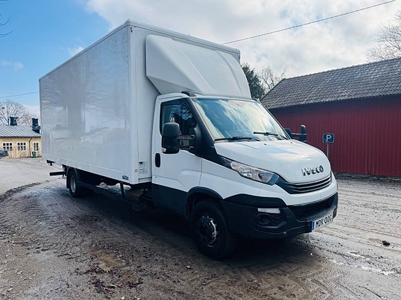 Iveco Daily 70C18 Automat Långt Skåp Bakgavellyft 2 of 10