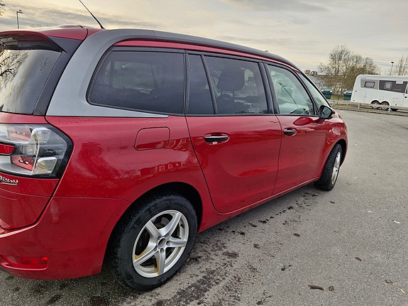 Citroen Grand C4 Picasso 2 of 5