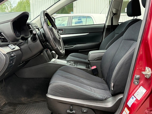 Subaru Outback 8 of 12
