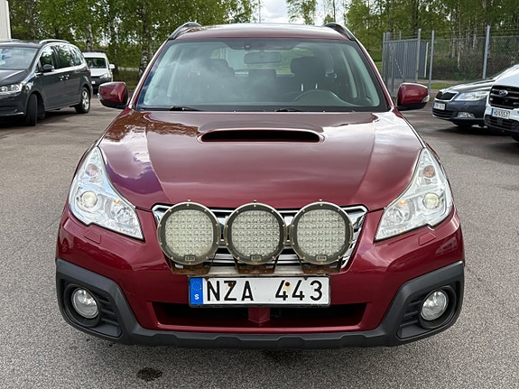 Subaru Outback 2 of 5