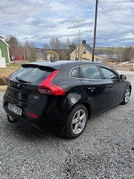 Volvo V40 2 of 3