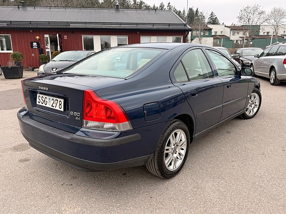 Volvo S60 3 of 5