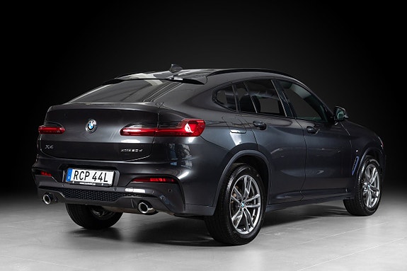 BMW X4 2 of 17