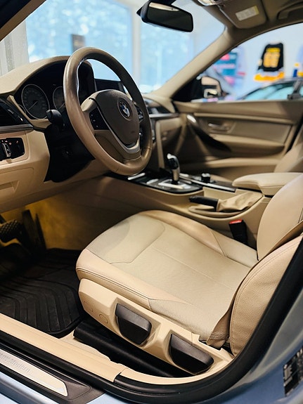 BMW 318d 17 of 28