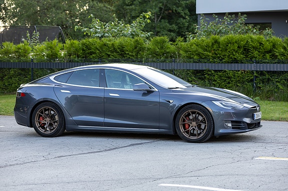 Tesla Model S 6 of 14