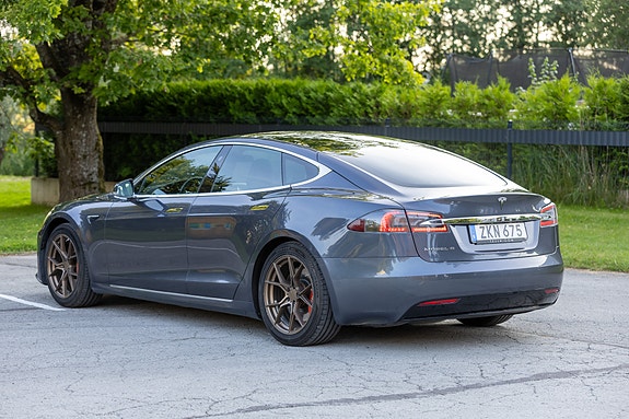 Tesla Model S 5 of 14