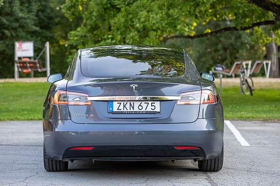 Tesla Model S 3 of 14