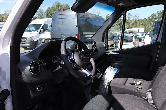 Mercedes-Benz eSprinter 420 5 of 5