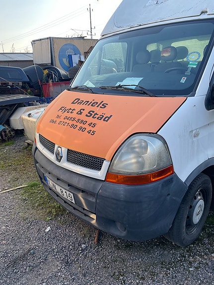Renault Master 2 of 3