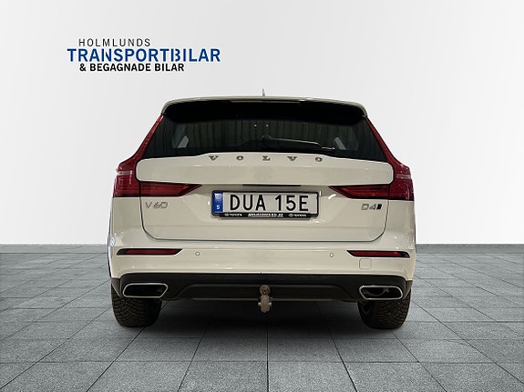 Volvo V60 Cross Country 4 of 5