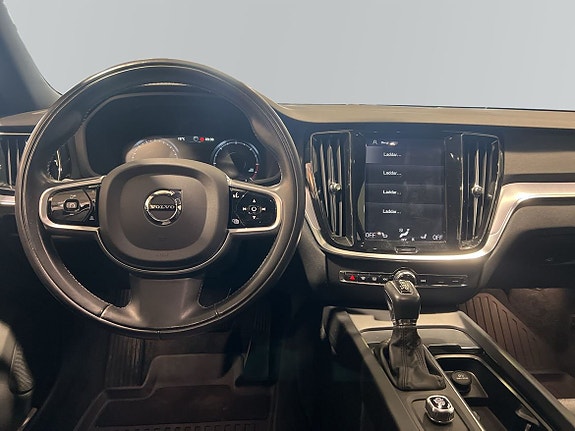 Volvo V60 Cross Country 8 of 29