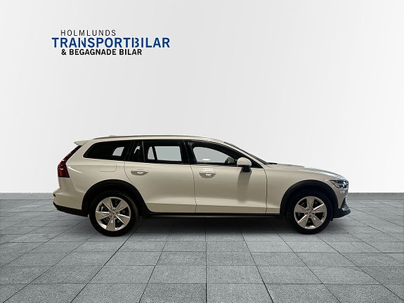 Volvo V60 Cross Country 17 of 29