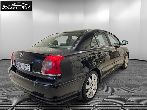 Toyota Avensis 3 of 5