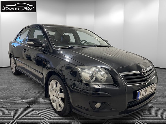 Toyota Avensis 2 of 5