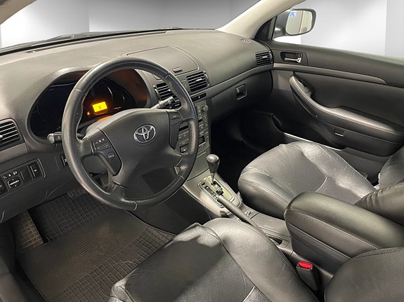 Toyota Avensis 6 of 7