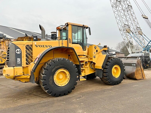 KÖPES CAT / VOLVO HJULLASTARE & GRÄVMASKINER