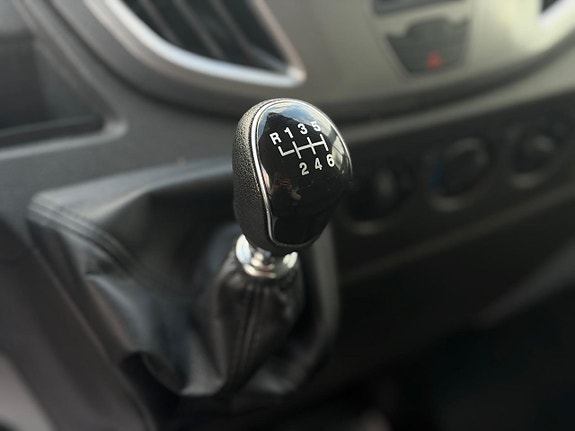 Ford Transit 8 of 18