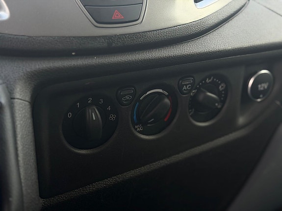 Ford Transit 13 of 18