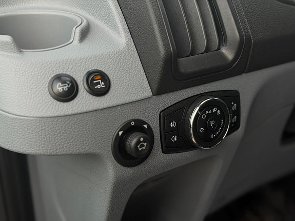 Ford Transit 12 of 18
