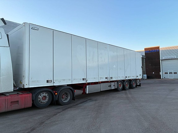 3-axlad trailer med öppningsbar sida