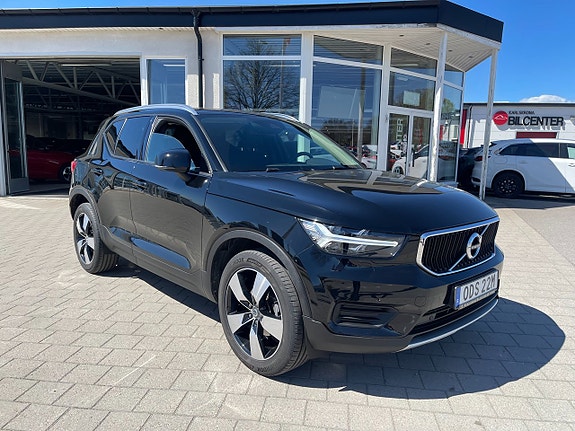Volvo XC40 3 of 5