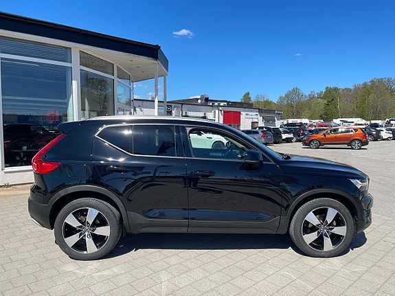 Volvo XC40 4 of 5