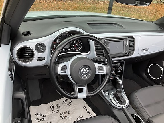 Volkswagen Beetle 3 of 5