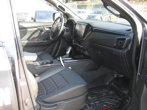 Isuzu D-max 9 of 12