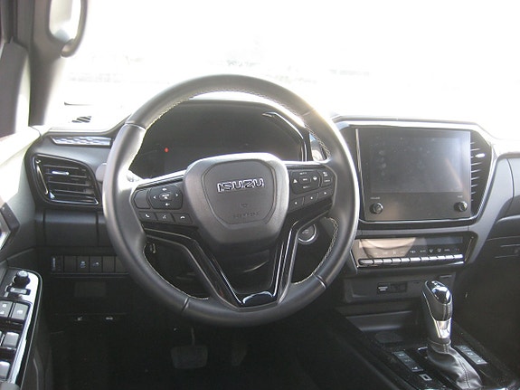 Isuzu D-max 7 of 12
