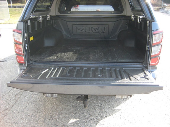 Isuzu D-max 6 of 12