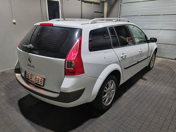 Renault Megane II 3 of 5