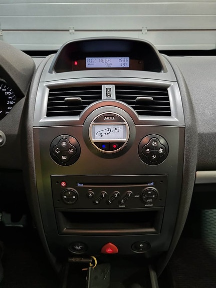 Renault Megane II 16 of 21