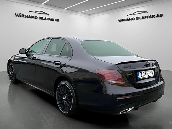 Mercedes-Benz E220 d 3 of 5
