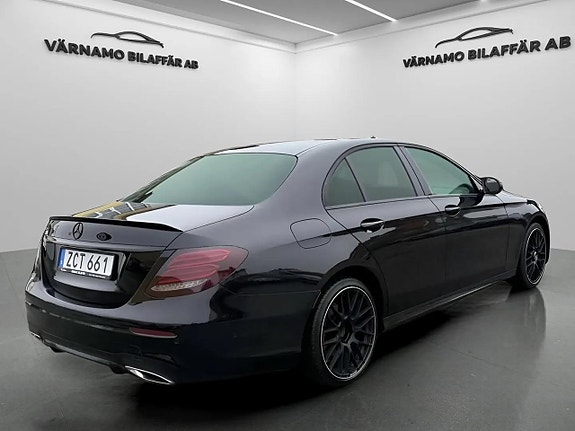 Mercedes-Benz E220 d 4 of 5