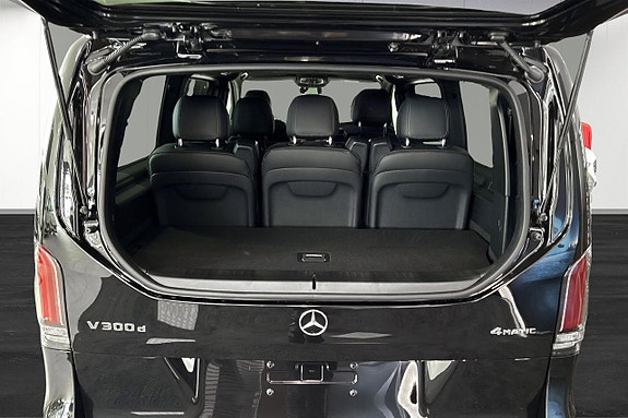Mercedes-Benz V300 d 8 of 12