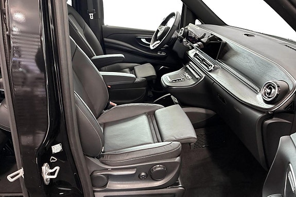 Mercedes-Benz V300 d 9 of 12
