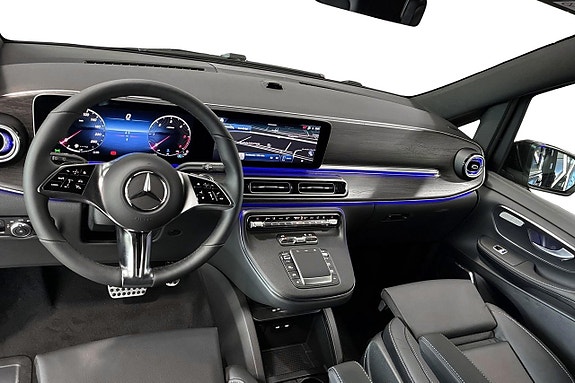 Mercedes-Benz V300 d 6 of 12