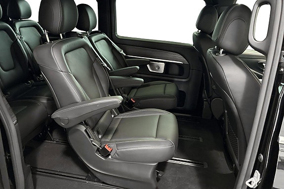 Mercedes-Benz V300 d 10 of 12