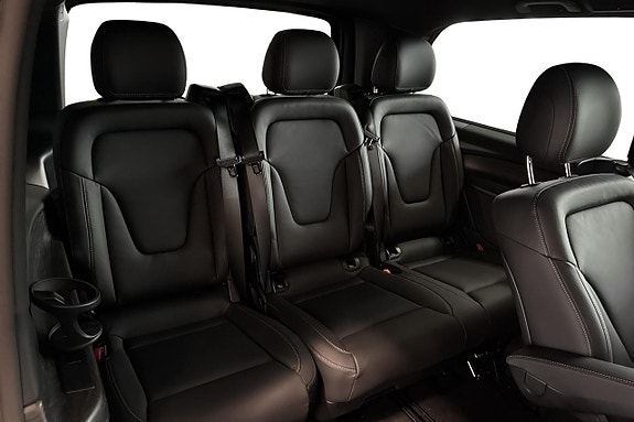 Mercedes-Benz V300 d 7 of 12