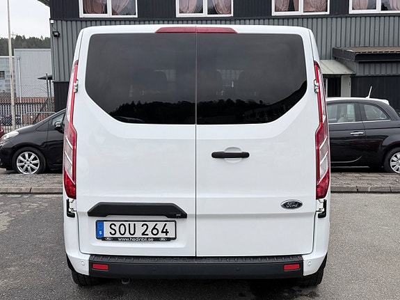 Ford Transit 10 of 11