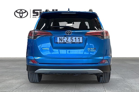 Toyota RAV4 5 of 5