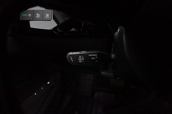 Audi e-tron 20 of 26
