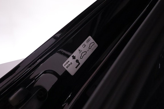 Audi e-tron 10 of 26