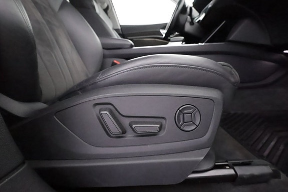Audi e-tron 15 of 26