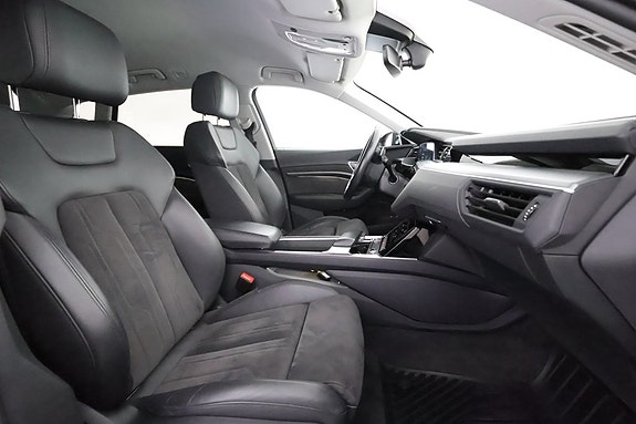 Audi e-tron 13 of 26